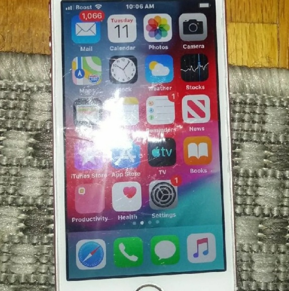 Iphone se rose pink - Picture 2 of 2